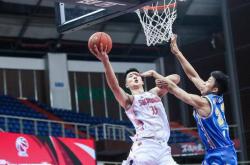 LOL赛事-四川男篮与福建队交锋，实力对比精彩