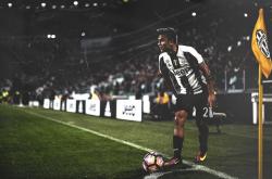 英雄联盟总决赛门票-迪亚斯帽子戏法点燃全场，那不勒斯4-0横扫贝蒂斯晋级在望