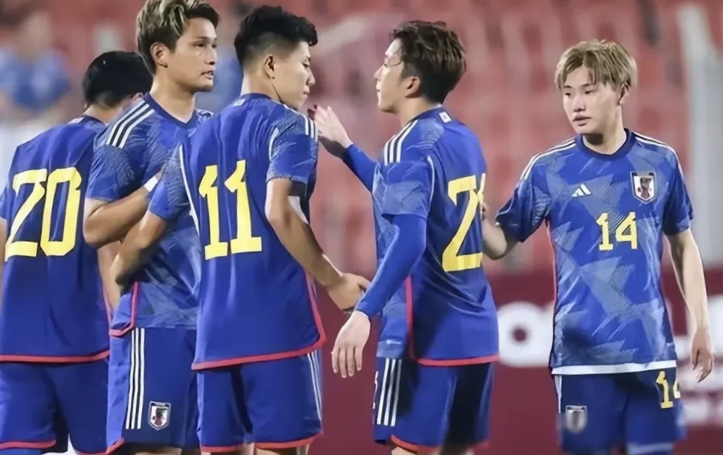 日本足球队在欧洲预选赛中遭遇困境,晋级悬念 日本足球队在欧洲预选赛中遭遇困境,晋级悬念