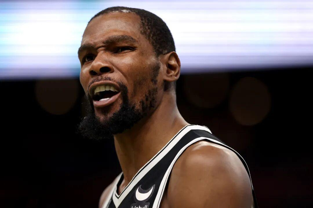 篮网逆转战胜湖人，杜兰特发挥稳定