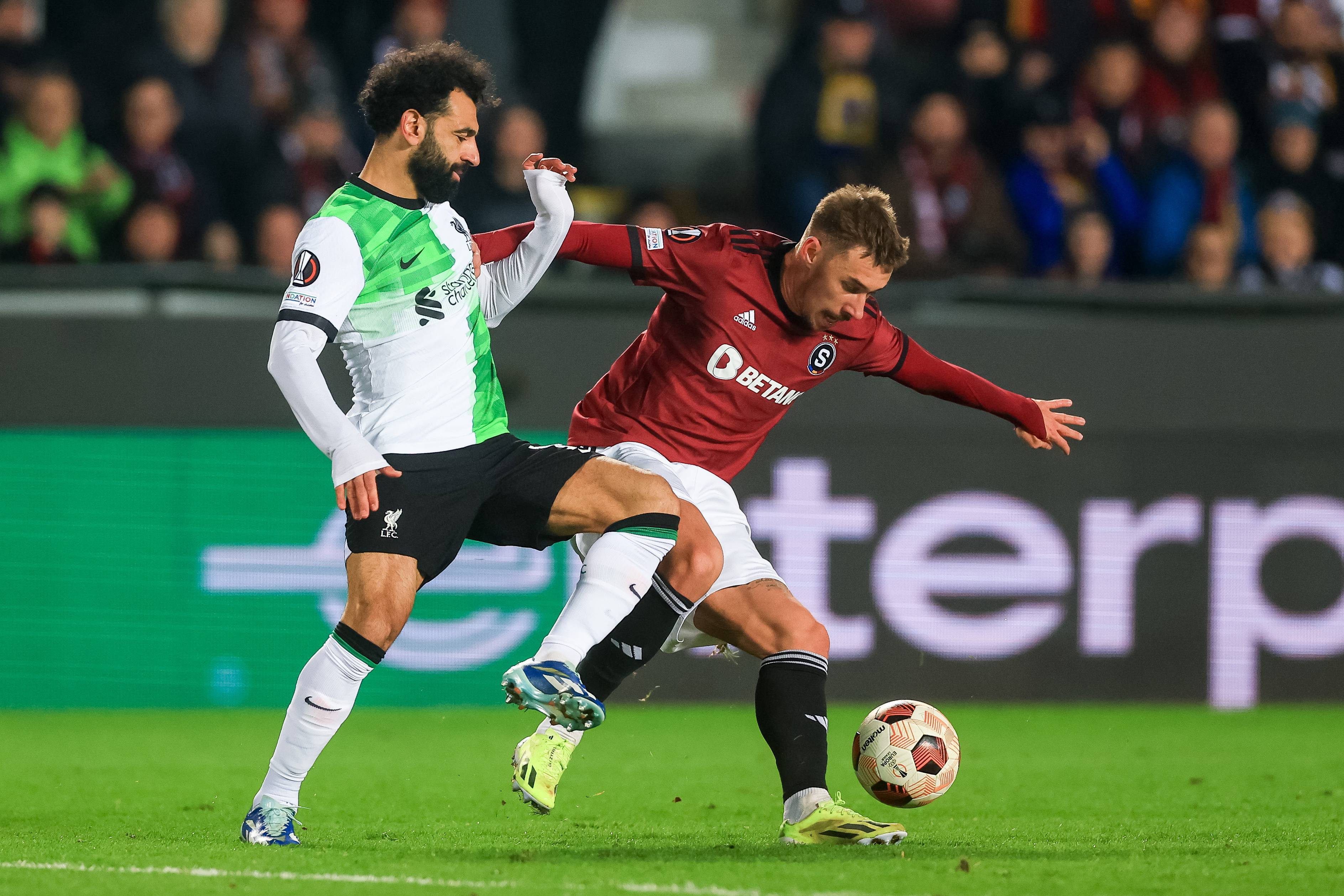 意大利足球联赛疯狂展开,球员身手敏捷的简单介绍 意大利足球联赛疯狂展开,球员身手敏捷的简单介绍