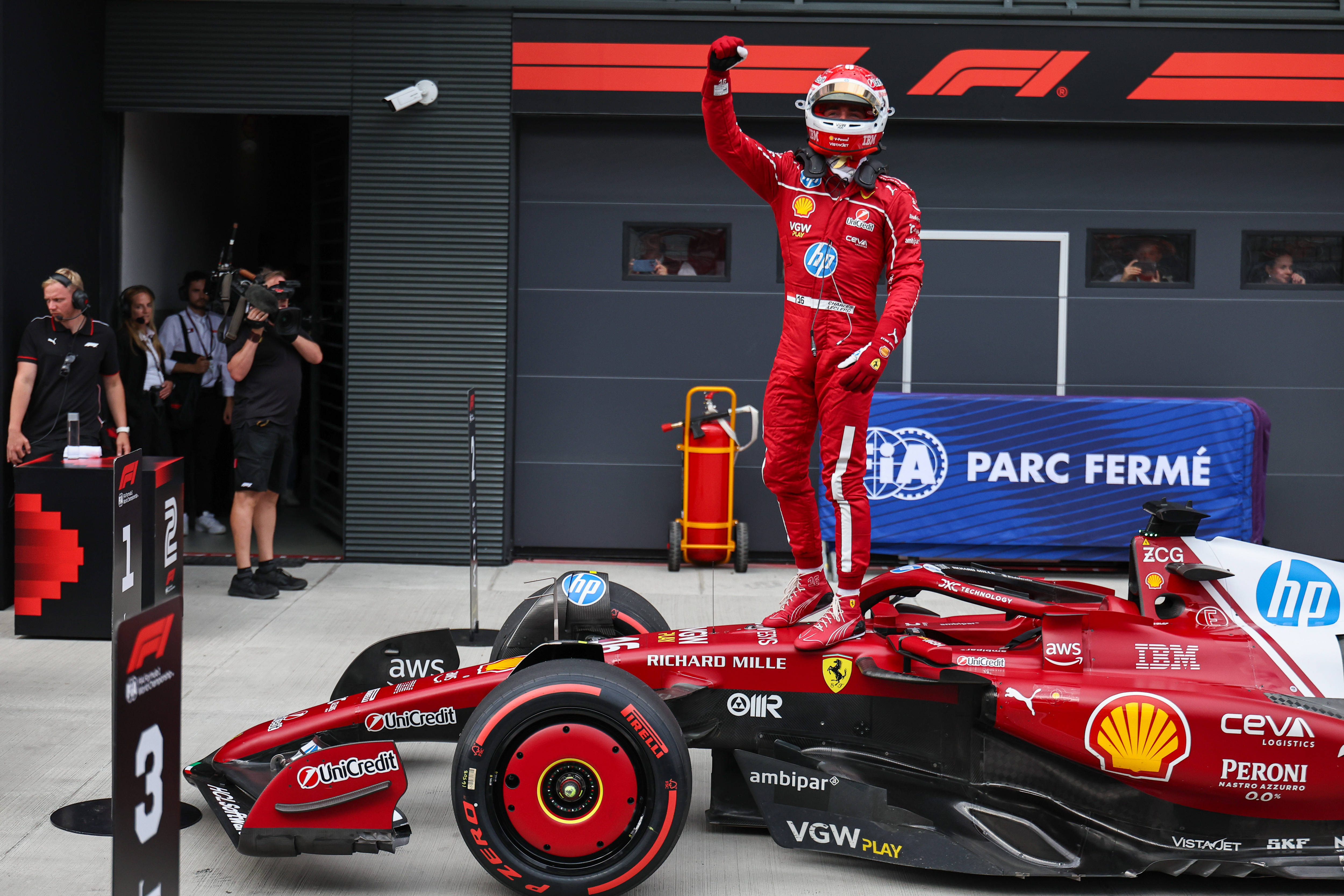 雷诺车队力克法拉利，拉塞尔刷新纪录