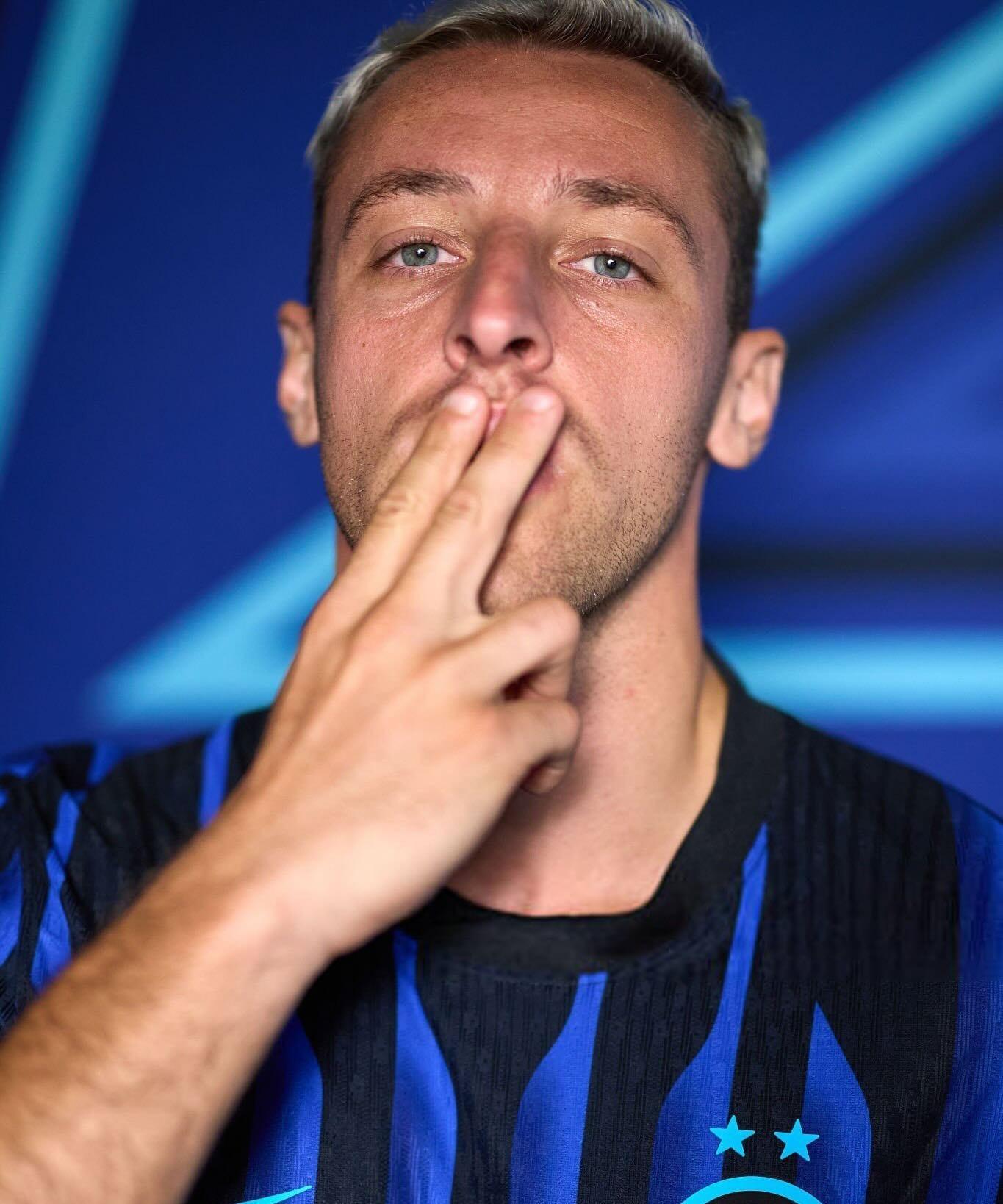 国际米兰球员赞誉主帅严明作风,带领全队前进 国际米兰球员赞誉主帅严明作风,带领全队前进