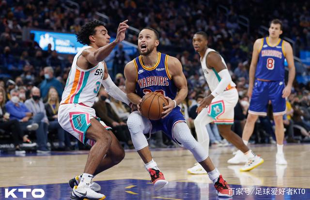 深圳队碾压勇士，保罗状态火热
