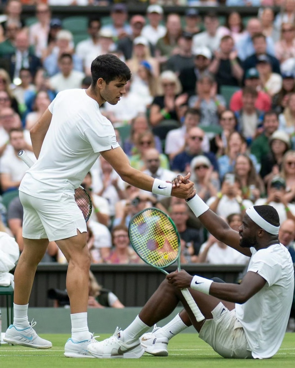 拉沃尔杯力克温网，西西帕斯统治全场