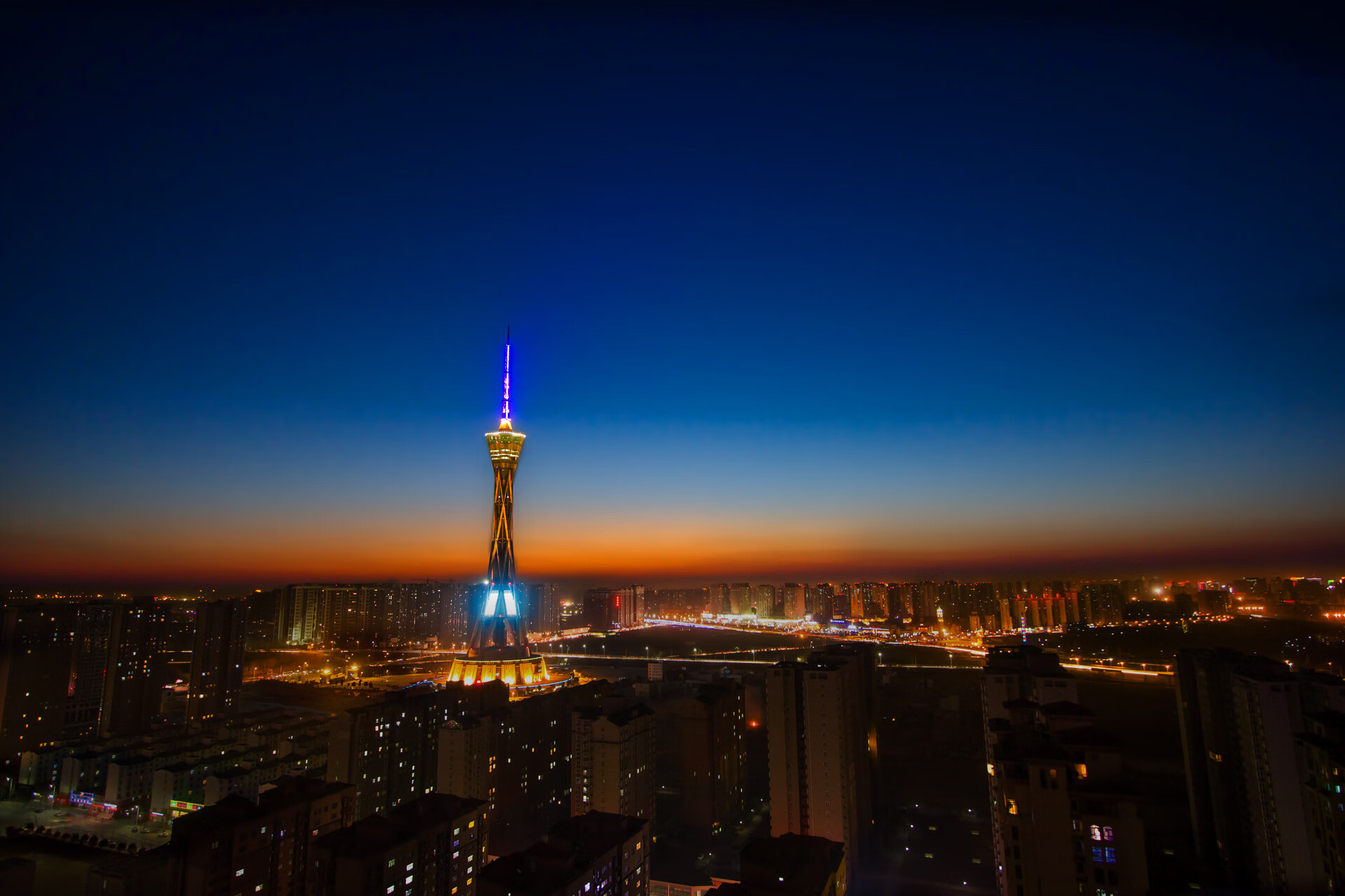 风暴眼与叹息之墙，梅西的绝对法则与比利亚雷亚尔的突尼斯之结